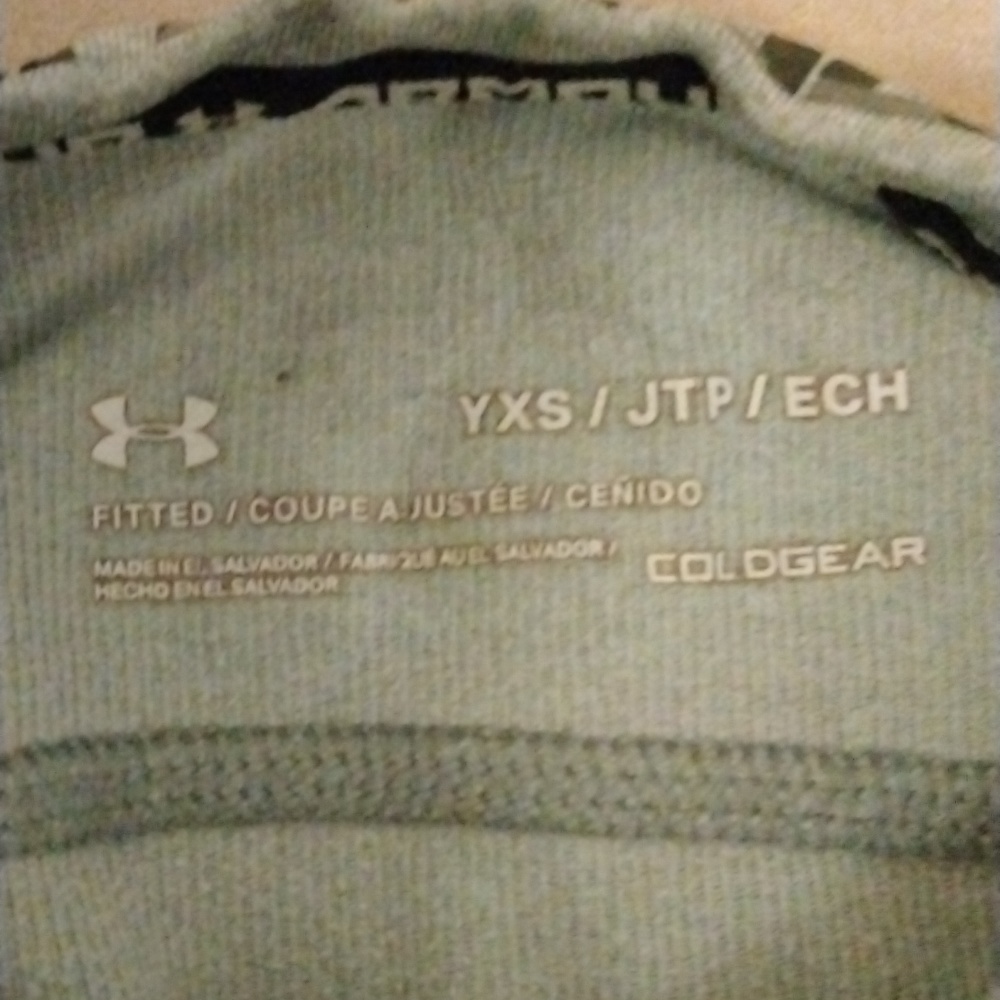 🩶GC GRAY UNDER ARMOUR LONG SLEEVE SHIRT🩶 - Picture 3 of 5
